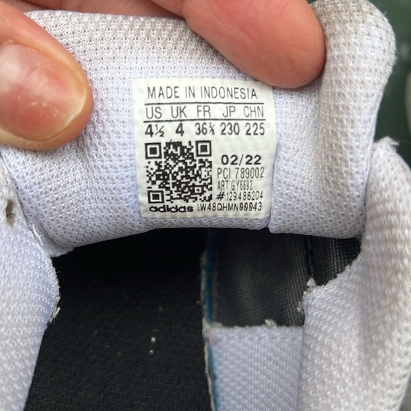 Adidas - Picture 5 of 6